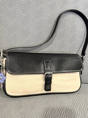 Vintage Coach 7702 Black and Cream Leather Shoulder Bag with Buckle